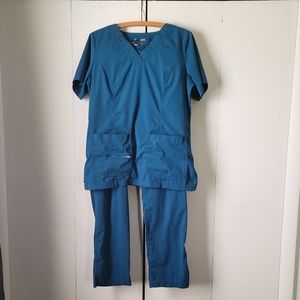 Adar Caribbean Blue Scrub Set